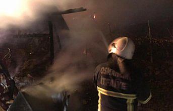 Çorum'da ev ve samanlık yangını