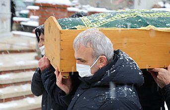 Diyarbakır Valisi Münir Karaloğlu'nun annesi toprağa verildi