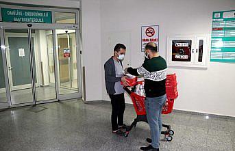 Karabük'te iş insanlarından sağlık çalışanlarına yiyecek ikramında bulunuldu