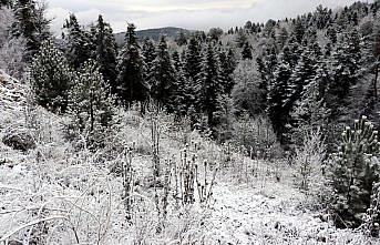 Karabük'te yüksek kesimlere kar yağdı