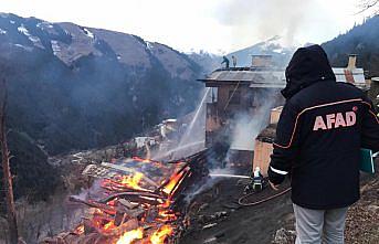 Rize'de Gölyayla köyünde çıkan yangın söndürüldü