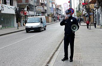 Ünye'de zabıta ekiplerinden megafonla Kovid-19 uyarısı
