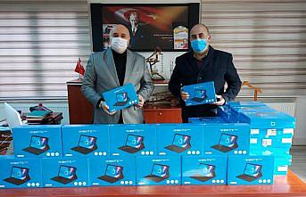 Gümüşhacıköy Ticaret ve Sanayi Odasından eğitime tablet desteği