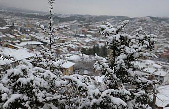 Kastamonu'da kar yağışı nedeniyle 7 köy yolu ulaşıma kapandı