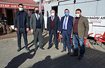 Trabzon'da kan bağışında bulunanlara Sürmene bıçağı hediye edildi