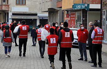 Trabzon'da sokağa çıkma kısıtlamasında vatandaşlara yardım eli