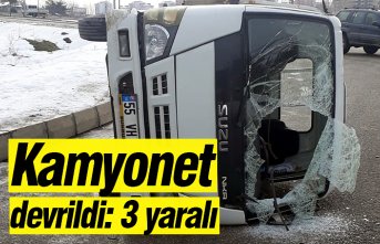 Kamyonet devrildi: 3 yaralı