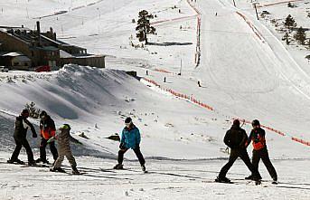 Kartalkaya yarıyıl tatilinin son günlerinde de kayakseverleri ağırlıyor