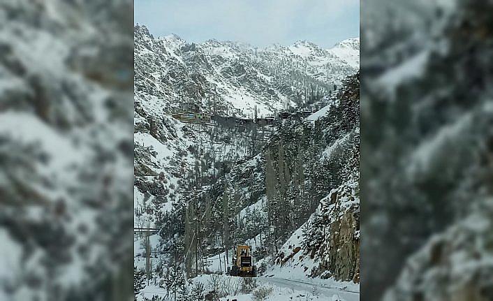 Rize ve Artvin'de 56 köy yolu ulaşıma kapandı