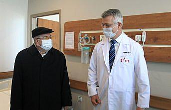 Samsun'da meme kanserine yakalanan 75 yaşındaki erkek hasta tedavi edildi