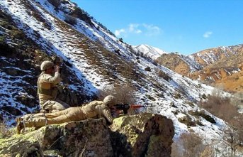 Sivas'ta komandolar soğuk havaya rağmen operasyonlarını sürdürüyor