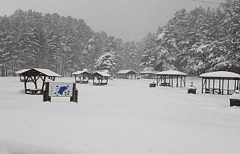 Abant ve Gölcük'te kar kalınlığı 40 santimetreyi geçti