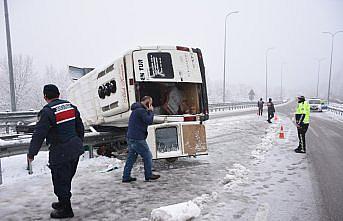 Bartın'da işçi servisi devrildi: 11 yaralı