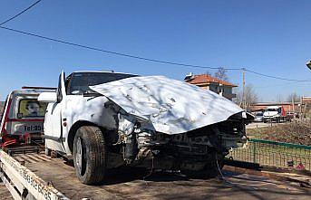 Bartın'da pikap ile otomobil çarpıştı: 1 ölü, 2 yaralı