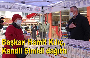Başkan Hamit Kılıç, Kandil Simidi dağıttı