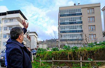 Başkan Şenlikoğlu, mahalleleri ziyaret ederek vatandaşlarla buluşuyor