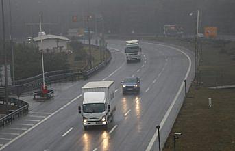 Bolu Dağı'nda kar ve sis etkisini artırdı