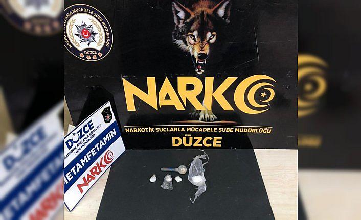Düzce'de uyuşturucu operasyonlarında yakalanan 2 şüpheli tutuklandı