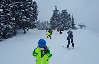 Kastamonu Sevgi Evleri'nde kalan çocuklara kayak eğitimi verildi