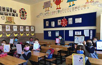 Minik kalplerden sağlıkçılara teşekkür mektupları