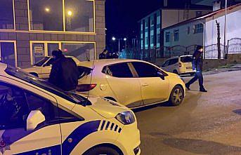 Samsun'da trafikte yol verme kavgası: 3 yaralı