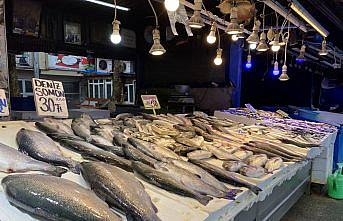 Trabzon'da taze hamsinin kilogramı 20-30 liradan satılıyor