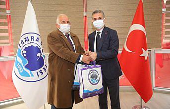 Yomra'da, dededen kalma yerli mısır tohumları çiftçilere dağıtılıyor