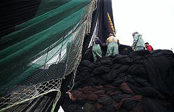 Doğu Karadenizli balıkçılar ağlarını toplamaya başladı