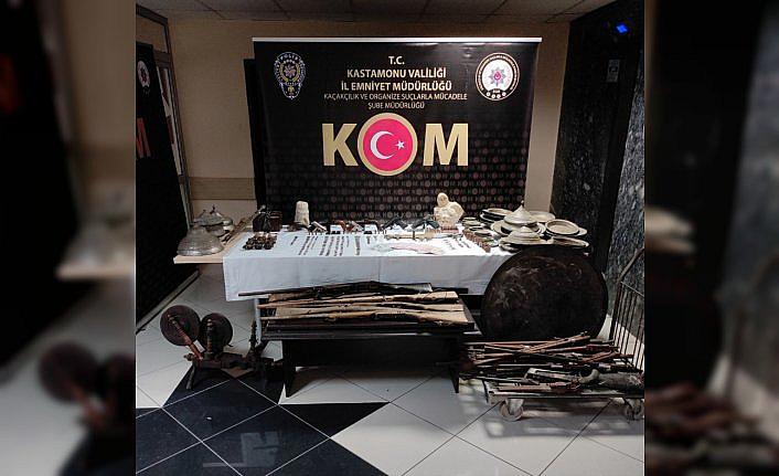 Kastamonu'da evinde çok sayıda tarihi eser ve silah bulunan kişi gözaltına alındı