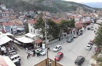 Mudurnu'da cumartesi günü kurulan halk pazarları perşembe gününe alındı