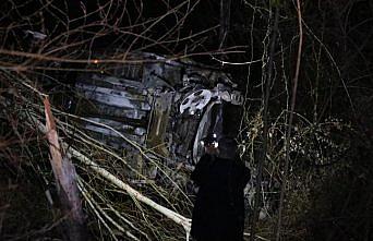 Samsun'da şarampole devrilerek alev alan uyuşturucu yüklü otomobilde bir kişi yaşamını yitirdi