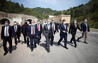 Ulaştırma ve Altyapı Bakanı Karaismailoğlu, Bartın-Amasra-Kurucaşile-Cide yol projesini inceledi: