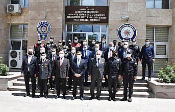 Amasya'da protokol üyeleri görevi başındaki sağlık ekiplerini ve güvenlik güçlerini ziyaret etti