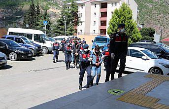 Artvin'de kablo ve rögar kapağı çaldıkları iddiasıyla 5 şüpheli tutuklandı