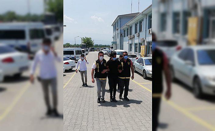 Düzce'de kar maskesiyle iş yerlerinden hırsızlık yaptıkları iddiasıyla 2 şüpheli tutuklandı