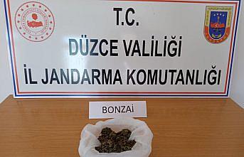 Düzce'de uyuşturucu operasyonunda gözaltına alınan 4 zanlıdan 2'si tutuklandı