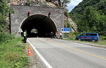 Karabük'te iki otomobil çarpıştı: 1 ölü, 7 yaralı