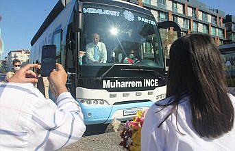 Memleket Partisi Genel Başkanı Muharrem İnce Samsun'da vatandaşları selamladı