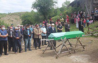 Samsun'da tartıştığı eşi tarafından bıçaklanarak öldürülen kadın toprağa verildi