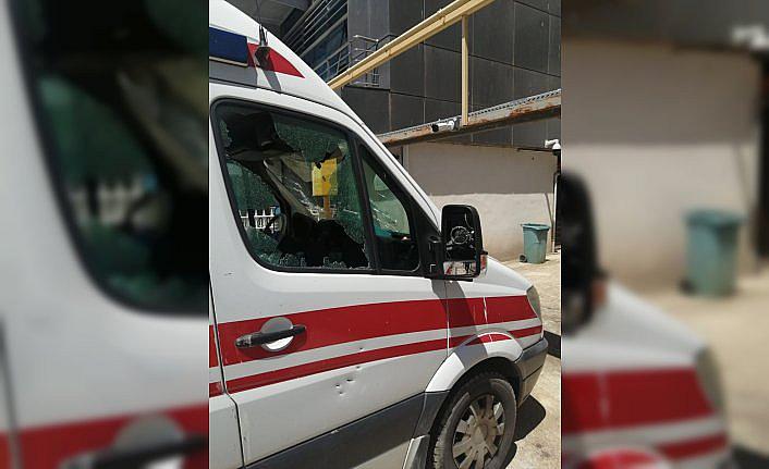 Sinop'ta baltayla ambulansa zarar veren kişi tutuklandı