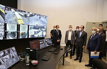 Ticaret Bakanı Mehmet Muş, Sarp Sınır Kapısı'nda incelemelerde bulundu: