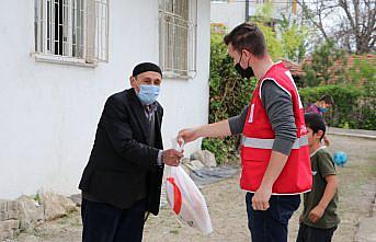 Türk Kızılay Havza Temsilciliği ramazan pidesi dağıttı
