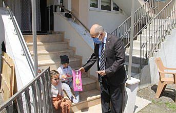 Vali Dağlı'dan Kovid-19'dan hayatını kaybeden sağlık çalışanlarının ailelerine ziyaret