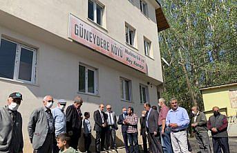 Vali Epcim, Güneydere köyündeki asfalt çalışmalarını inceledi