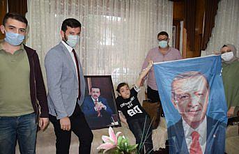 AK Parti Karabük Gençlik Kolları'ndan serebral palsi hastası Merve'ye ziyaret