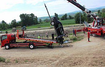 Amasya'da su kanalına devrilen otomobilin sürücüsü yaşamını yitirdi