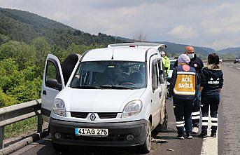 Bolu'da kazaya karışan araçtaki 6 kişi yara almadan kurtuldu