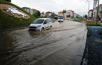Bolu'da sağanak su baskınlarına neden oldu