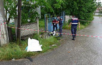 Düzce'de servis minibüsüyle çarpışan motosikletin sürücüsü hayatını kaybetti