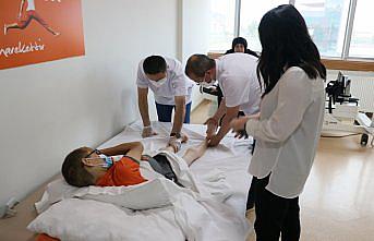 Hikayesini AA'nın duyurduğu engelli Muhammed'in tedavisine Samsun'da başlandı